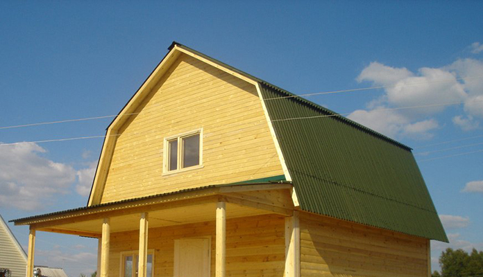 Дом с ломаной крышей