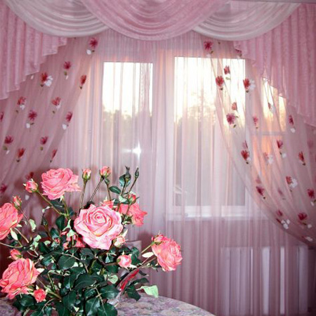 Розовые шторы с цветами