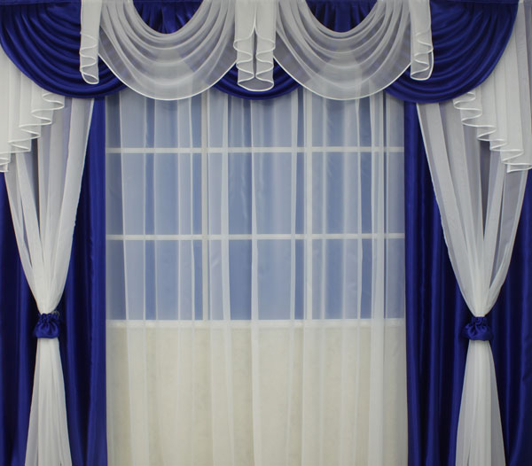 Синие шторы с белыми вставками 