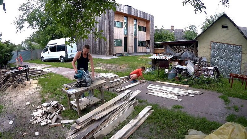 Мы превратили эту доску в обрезную и напилили все заготовки.