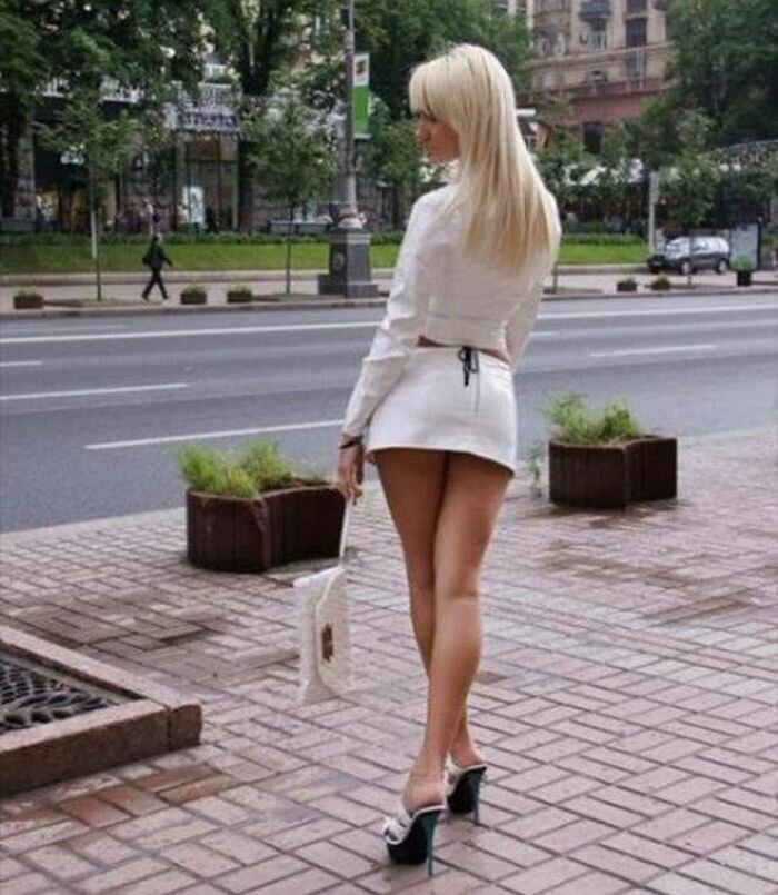 Девушки на каблуках Девушки на каблуках