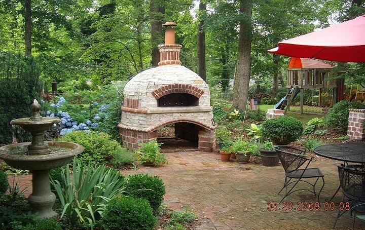 outdoor brick pizza oven