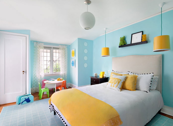 желто-голубой интерьер детской комнаты