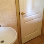 Двери в ванную комнату и туалет: какие лучше