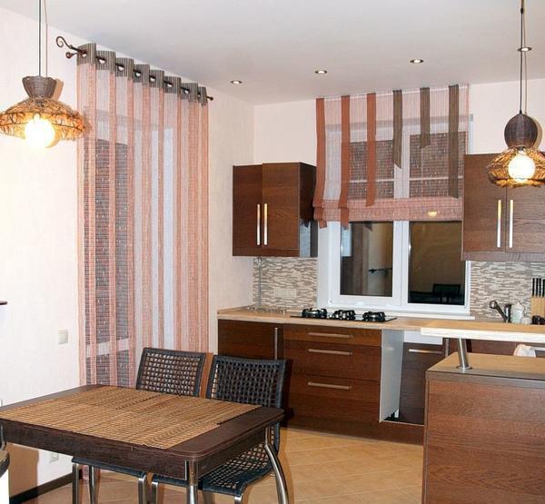 Выбирать шторы для кухни необходимо из личных предпочтений