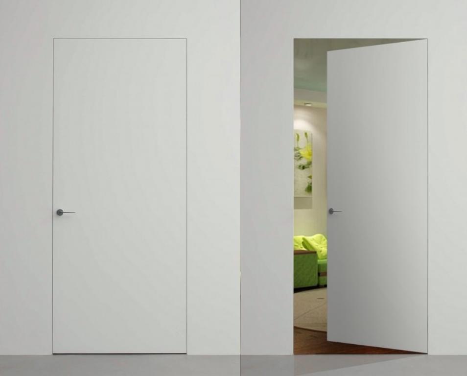 При обустройстве интерьера многие дизайнеры советуют маскировать дверь-невидимку под стену или шкаф