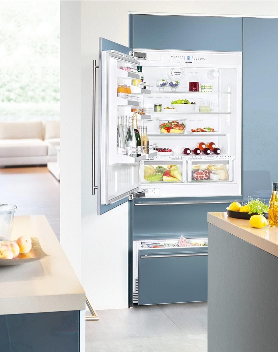 Перед покупкой холодильника специалисты рекомендуют заранее ознакомиться со всеми характеристиками и отзывами, которые можно найти в интернете 