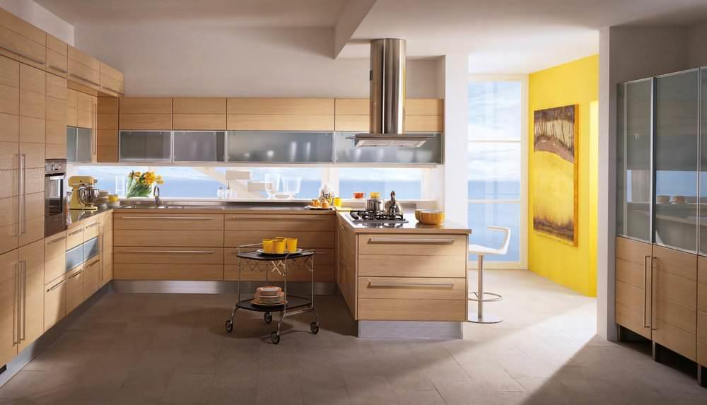Под стильными фасадами скрываются ультрасовременные кухонные электроприборы, которые визуально не загромождают пространство кухни и облегчают во многом жизнь своим хозяевам