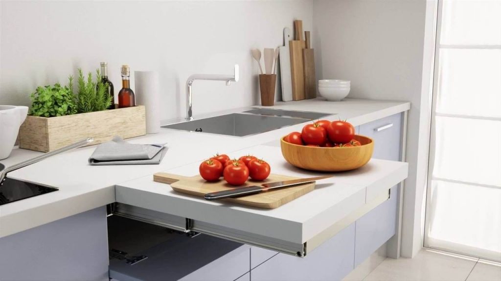 Фото выдвижного стола встроенного в кухонный гарнитур