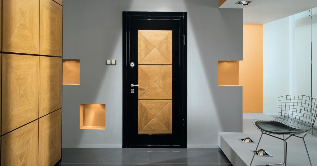Какие бывают металлические двери для комнат, их положительные стороны, виды межкомнатных полотен.