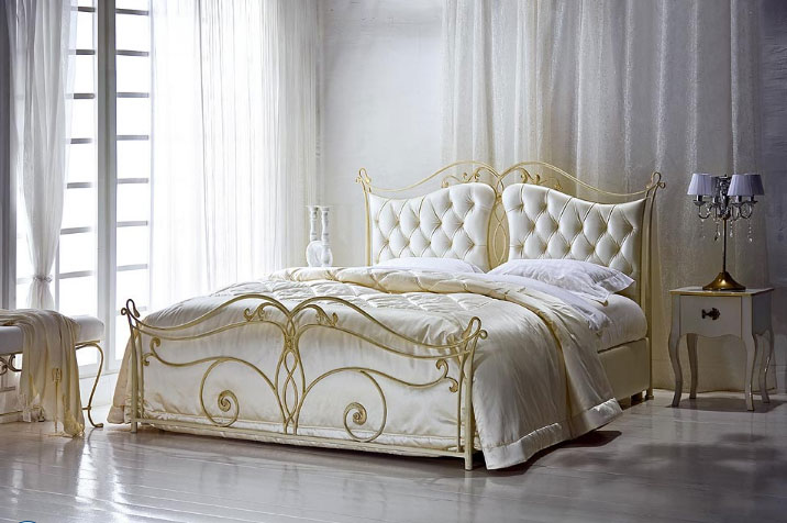 Фото: дизайн спальни, кровать по фен шуй