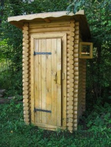 деревянный дачный туалет
