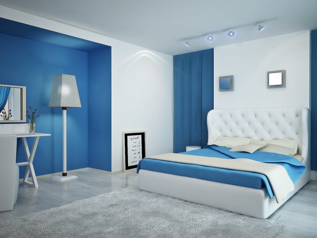 Белый и голубой в интерьере спальни