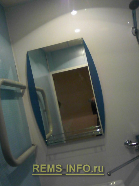 установленное зеркало явилось последним штрихом в моем ремонте ванной