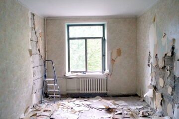 Демонтажные работы при ремонте квартиры в Санкт-Петербурге