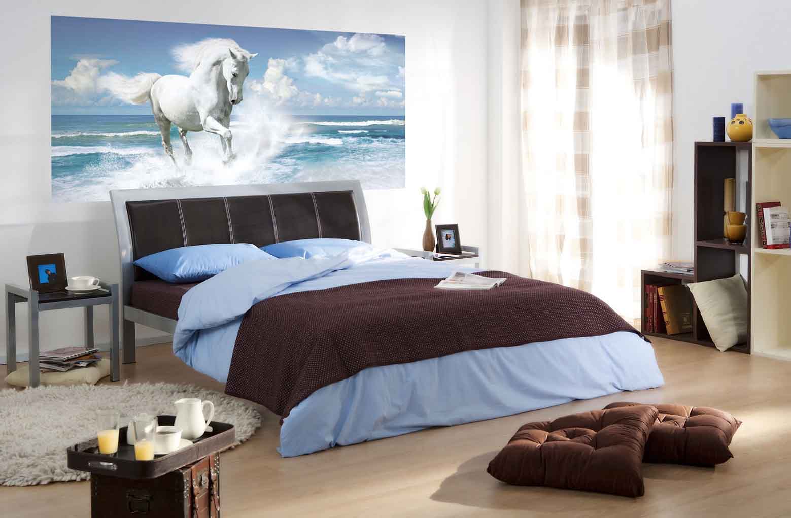 Красивые фотообои с лошадью в спальне
