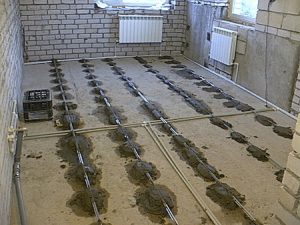 Заливка пола по маякам Заливка пола по маякам