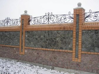 Кирпичный забор в ландшафтном дизайне
