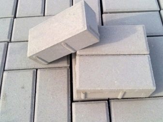 Тротуарная плитка на даче: разновидности форм и материалов