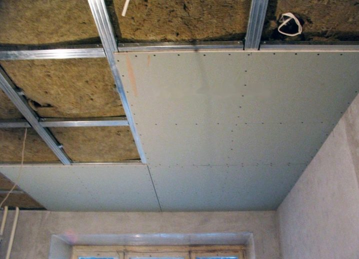 Потолок в гараже: как сделать и чем обшить