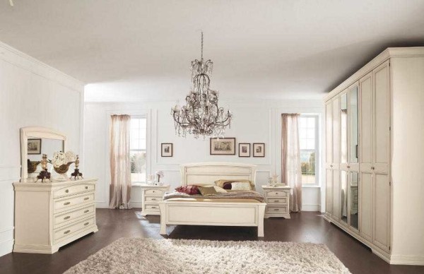 Лаконичный вариант оформления спальни в классическом стиле