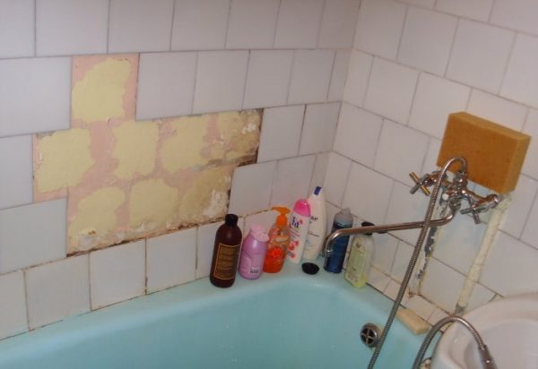 Плитка в ванной отваливается