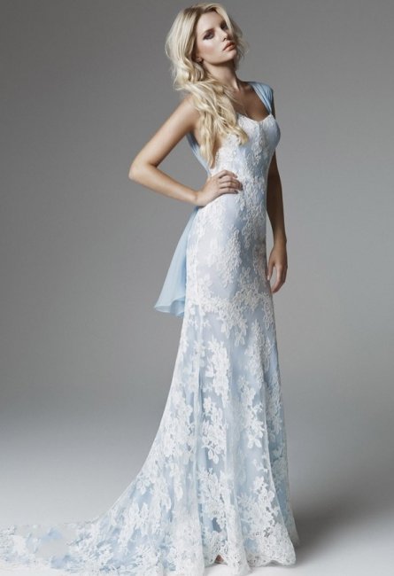 Платье невесты для свадьбы в небесно-голубом цвете