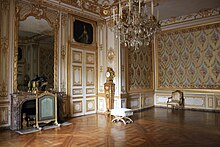 Малые апартаменты короля, Версаль, Франция. Пол выложен версальскими квадратами
