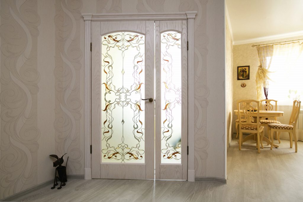 Белые двери фото